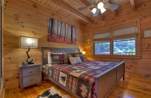 Chatsworth Cabin | Hillin and Chillin: A Cozy Cabin Retreat in the North Georgia Mountains
