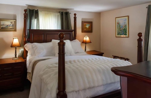 Skaneateles Apartment | Cozy Skaneateles 1BDR/1Bath Apartment just steps away from the amazing Village.