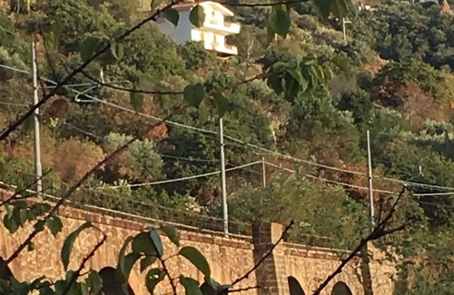 Calimera Villa | Casa in mezzo al verde isolata con panorama stupendo