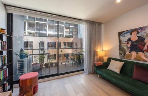 Abbotsford Apartment | Charming 1-BR Apt w/Pool & Gym -15 mins from City!