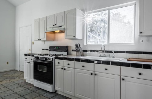 West Bishop House | Cozy House on Bishop Creek