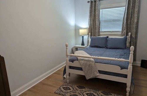 Kannapolis House | Fully furnished cozy 3-bed 2 ba house 1 mile from downtown charming Kannapolis.
