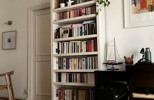 Pineyro Apartment | Cómodo Apartamento 4 Ambientes, Ubicado Cerca del Centro, Ideal Para Bibliófilos