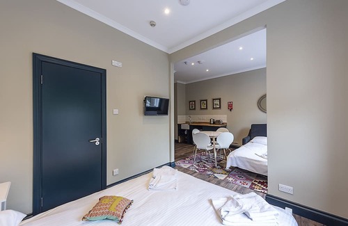 Pembridge Apartment | Notting Hill Studio 5 mins from Portobello Road & 10 mins from Kensington Palace
