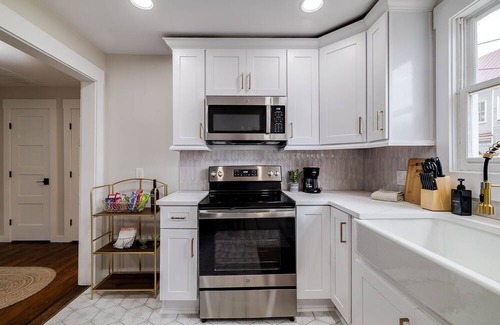 Kayton - Frazier Area House | Southern Charm Luxury 3-bedroom House in Historic Savannah with WiFi, AC