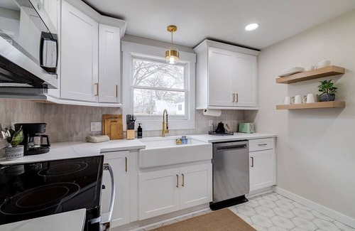 Kayton - Frazier Area House | Southern Charm Luxury 3-bedroom House in Historic Savannah with WiFi, AC