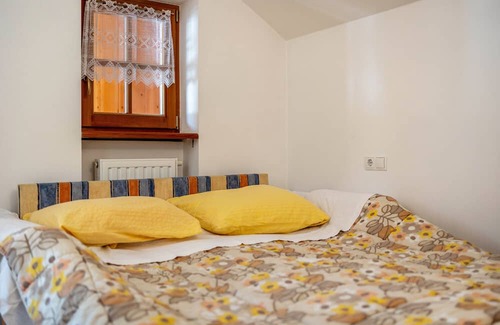 Villabassa Apartment | Apartment 'Stauderhof 2' with Mountain View, Shared Garden