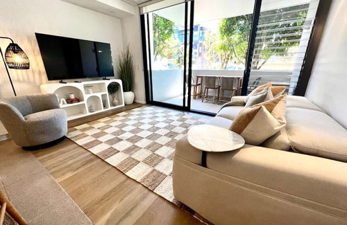 Randwick Apartment | Recover@Luxe Modern Randwick Abode with elevator