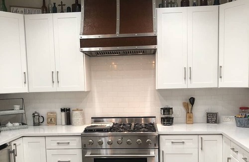 Kingsburg Apartment | Cozy and comfy country guest house