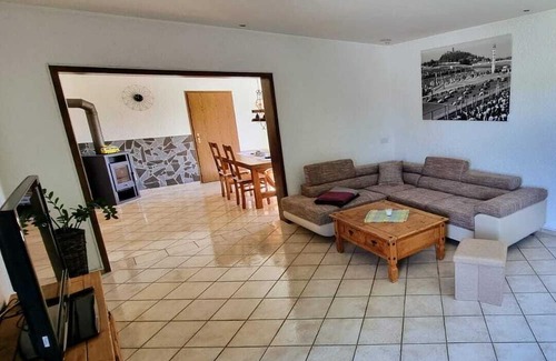 Kelberg Apartment | Ferienwohnung mit Balkon in Kelberg/nähe Nürburgring