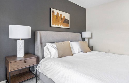 Jamestown Apartment | Modern Apartment in Prime Location (ID1182X417)