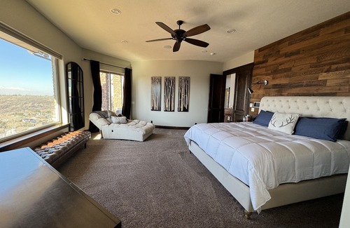 Sandy House | The Retreat- Utah at its finest. infinity pool 270 degree views.