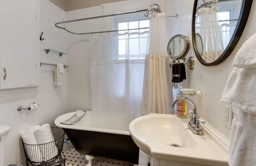 Joplin House | The Porter Pearl: Centrally Located Joplin Home!