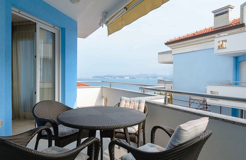 Crveni Vrh Apartment | Holiday apartment with air conditioning, internet and private parking space