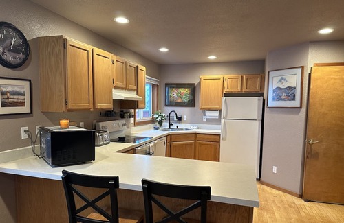 Mendenhall Valley House | Fabulous place for a large family gathering and sleeps up to 10 people.
