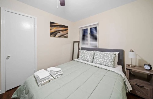 Birmingham House | Stylish Luxury 3bd home in Downtown Birmingham