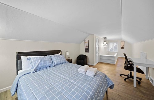 Birmingham House | Stylish Luxury 3bd home in Downtown Birmingham