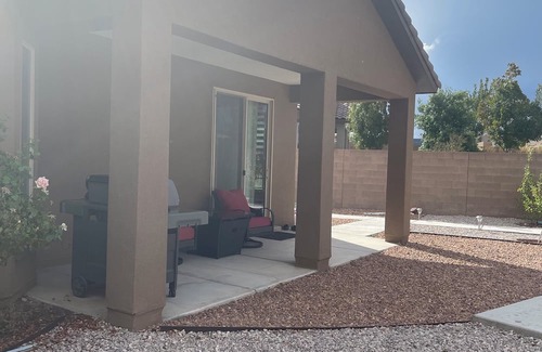 Tierra Oeste House | Charming 3-bedroom house with WiFi and AC in delightful Albuquerque