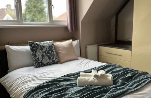 Preston House | 5 minutes from Wembley Stadium,Welcome to our spacious & luxurious Himani's Home