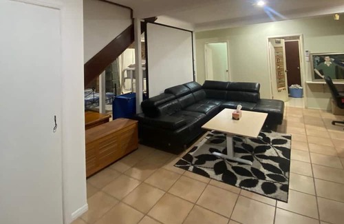 Cannonvale Apartment | Spacious granny flat on the ground floor, close to shops, beaches, town centre.