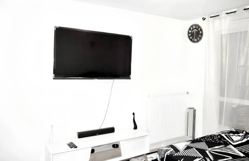 Bobigny Apartment | Homerez - Amazing studio for 4 ppl. at Bobigny