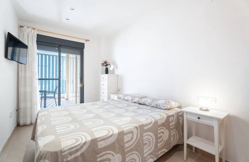 El Grau de Moncofa Apartment | Apartment "Acogedor a 100 m Playa" with Private Terrace & Wi-Fi