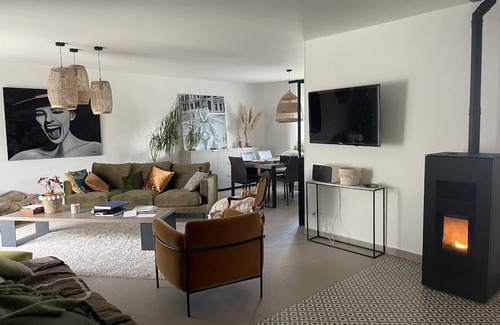 Vernay Villa | SmartStay - Maison Caluire avec bassin