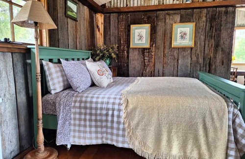 New Buildings Cabin | Immerse your self in the wild. In a secluded cabin on 100 acres of native forest