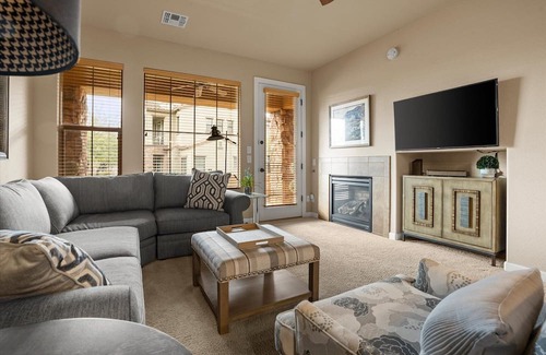 Talon Retreat Condo | This two-bedroom Condo is great for a longer business trip and family Visits.