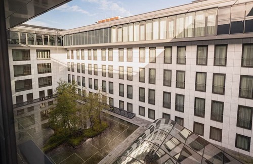 The Hague Center House | Experience Opulent Stay in The Hague - 3 Spacious Rooms & Exceptional Location