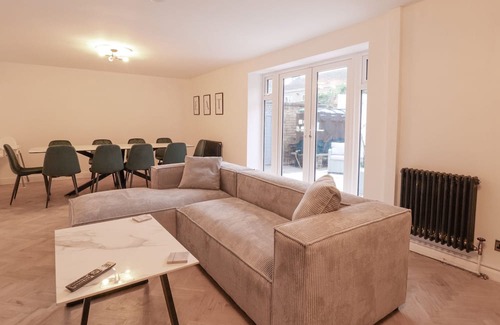 Wistow House | PINFOLD HOUSE, pet friendly, with a garden in Selby