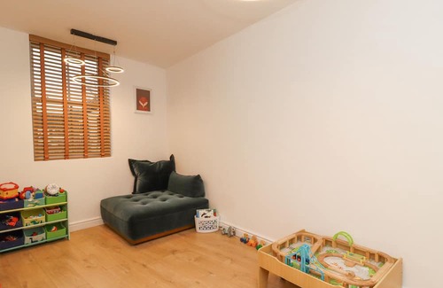 Wistow House | PINFOLD HOUSE, pet friendly, with a garden in Selby