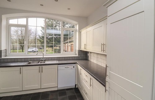 Malham Cottage | ANNEX, romantic, with a garden in Malham