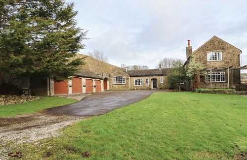 Malham Cottage | ANNEX, romantic, with a garden in Malham