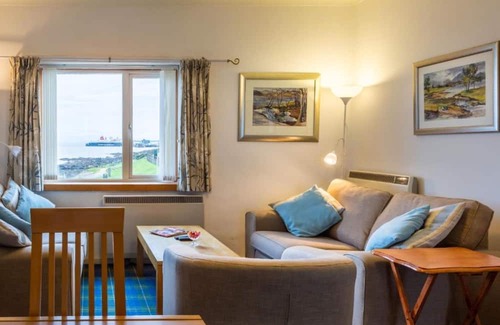 Brodick Apartment | Beach Front Flat, Brodick