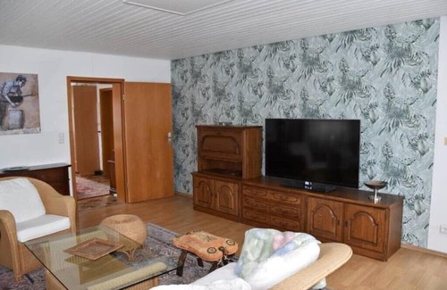 Schwaebisch Gmuend Apartment | Ferienwohnung 'weiler in den Bergen' mit Bergblick, Balkon und Wlan