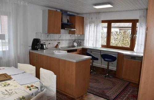 Schwaebisch Gmuend Apartment | Ferienwohnung 'weiler in den Bergen' mit Bergblick, Balkon und Wlan
