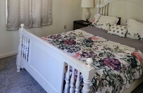 Pinetown House | "Katie's Hideaway", Rural and Private, yet only 3 miles from Belhaven, NC