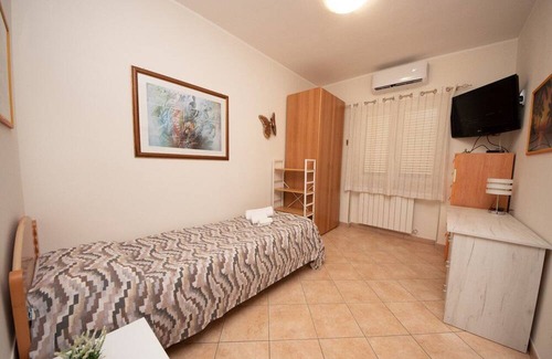 Anzio Villa | Villa 'La Rosa Dei Venti' with Private Pool, Wi-Fi and Air Conditioning