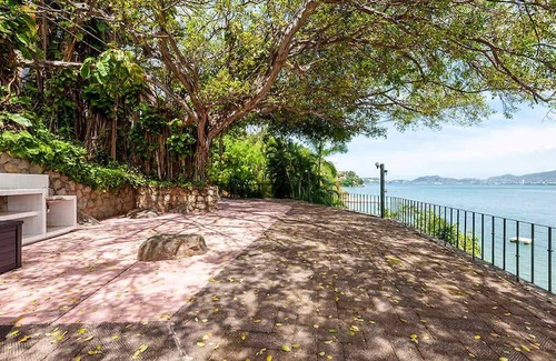 Playa Guitarron House | Spacious and Beautiful Beach House in Las Brisas