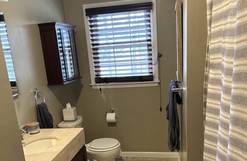 Williston North House | Spacious 5-bedroom house 2 miles from Burlington Airport