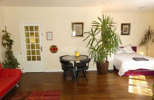 Bourges Apartment | Homerez - Beautiful studio for 4 ppl. at Bourges