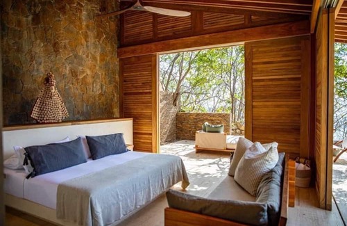 Santa Maria Tonameca Villa | Casa Cuachalala, comfort and design by the beach.