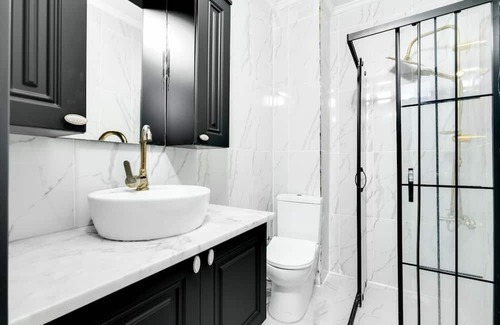Kabatas House | Flat 5 min to Galata Tower, Istiklal and Bosphorus