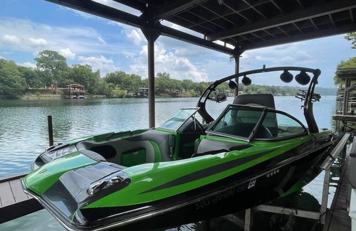Apache Shores Boat Rental | Private Lake Austin dock and surf boat for the day