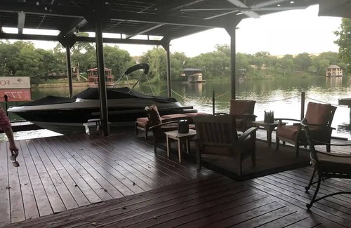 Apache Shores Boat Rental | Private Lake Austin dock and surf boat for the day