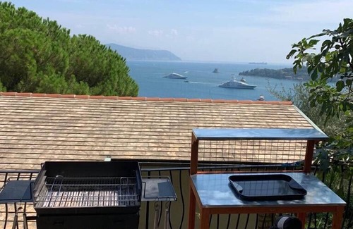 Portovenere Villa | The View with A.C and Garden