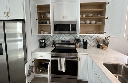 Wilmington Historic District Boat Rental | Napa at The Cove - Luxury Houseboat in Wilmington, NC