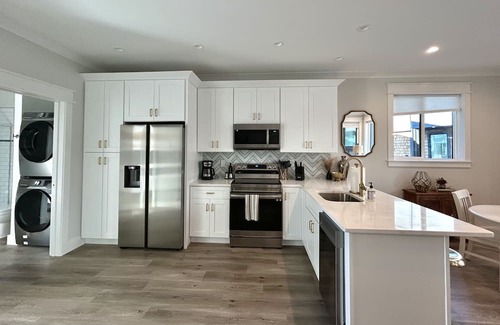 Wilmington Historic District Boat Rental | Napa at The Cove - Luxury Houseboat in Wilmington, NC