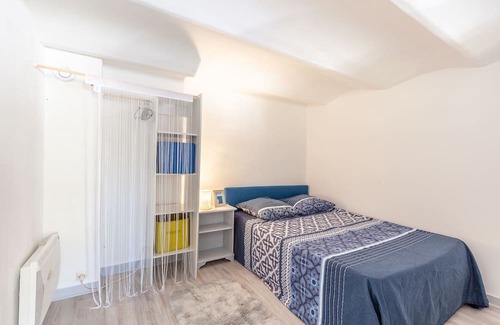 Baille Apartment | Apartment 'Au Berceau' with Wi-Fi